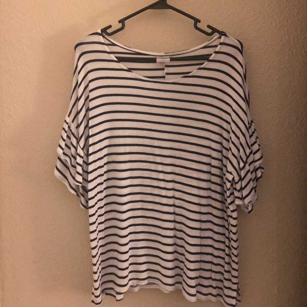 Agnes & Dora Ruffle Sleeve Tee